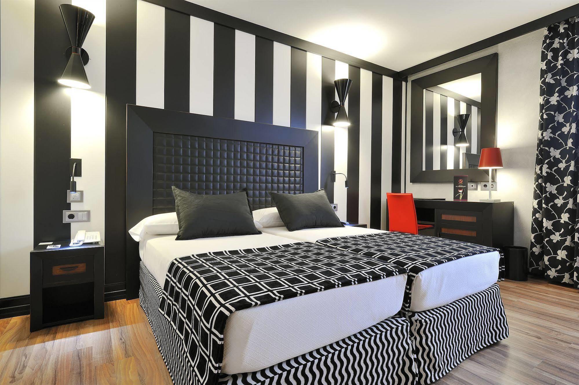 Salles Aeroport De Girona 4*