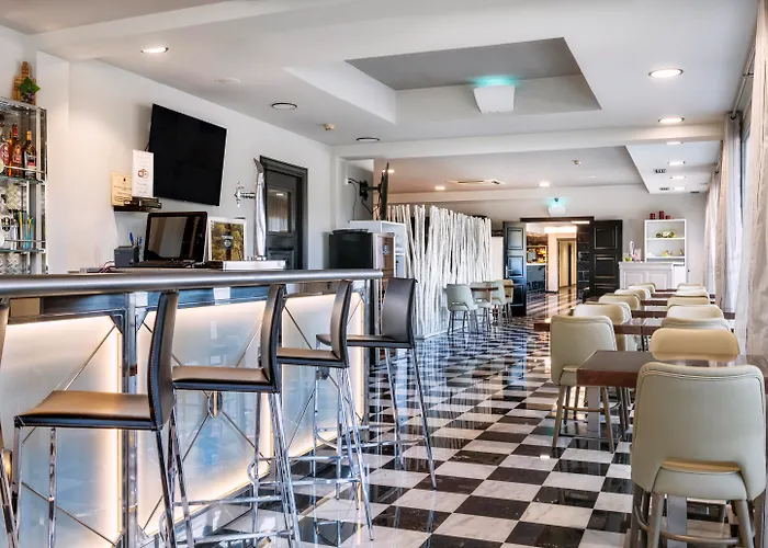 Salles Hotel Aeroport de Girona
