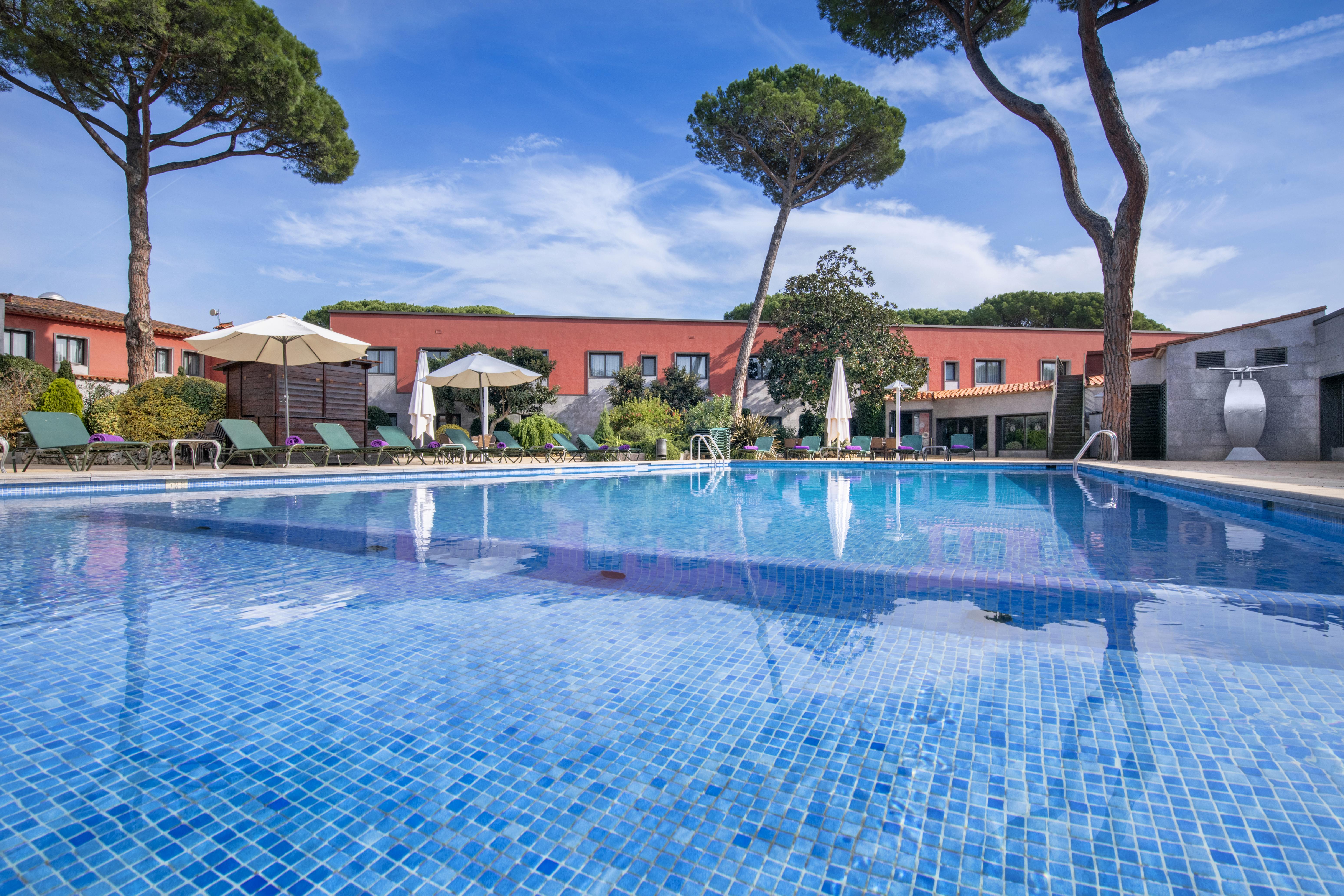 Salles Aeroport De Girona Hotel