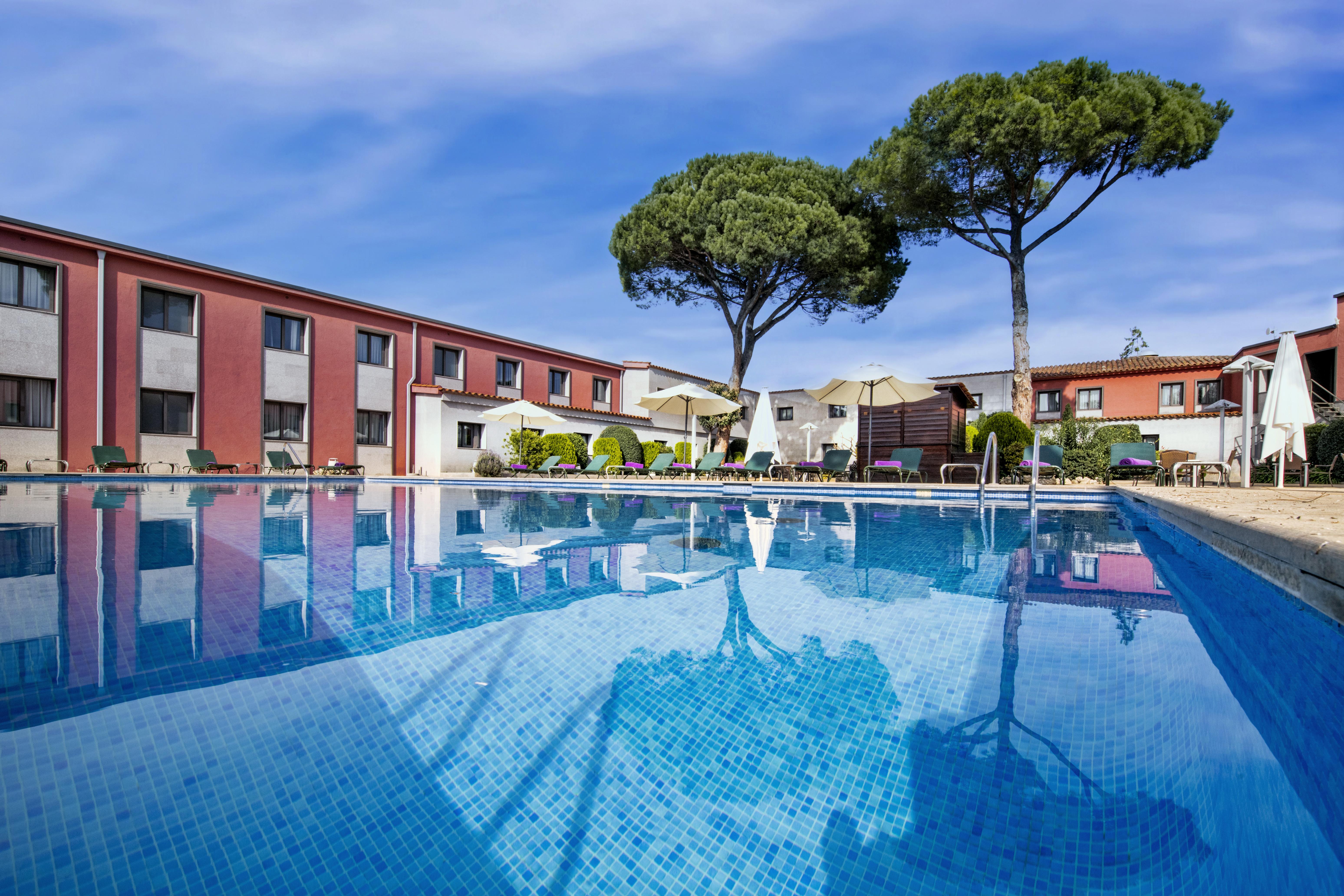 Salles Aeroport De Girona Hotel 4*