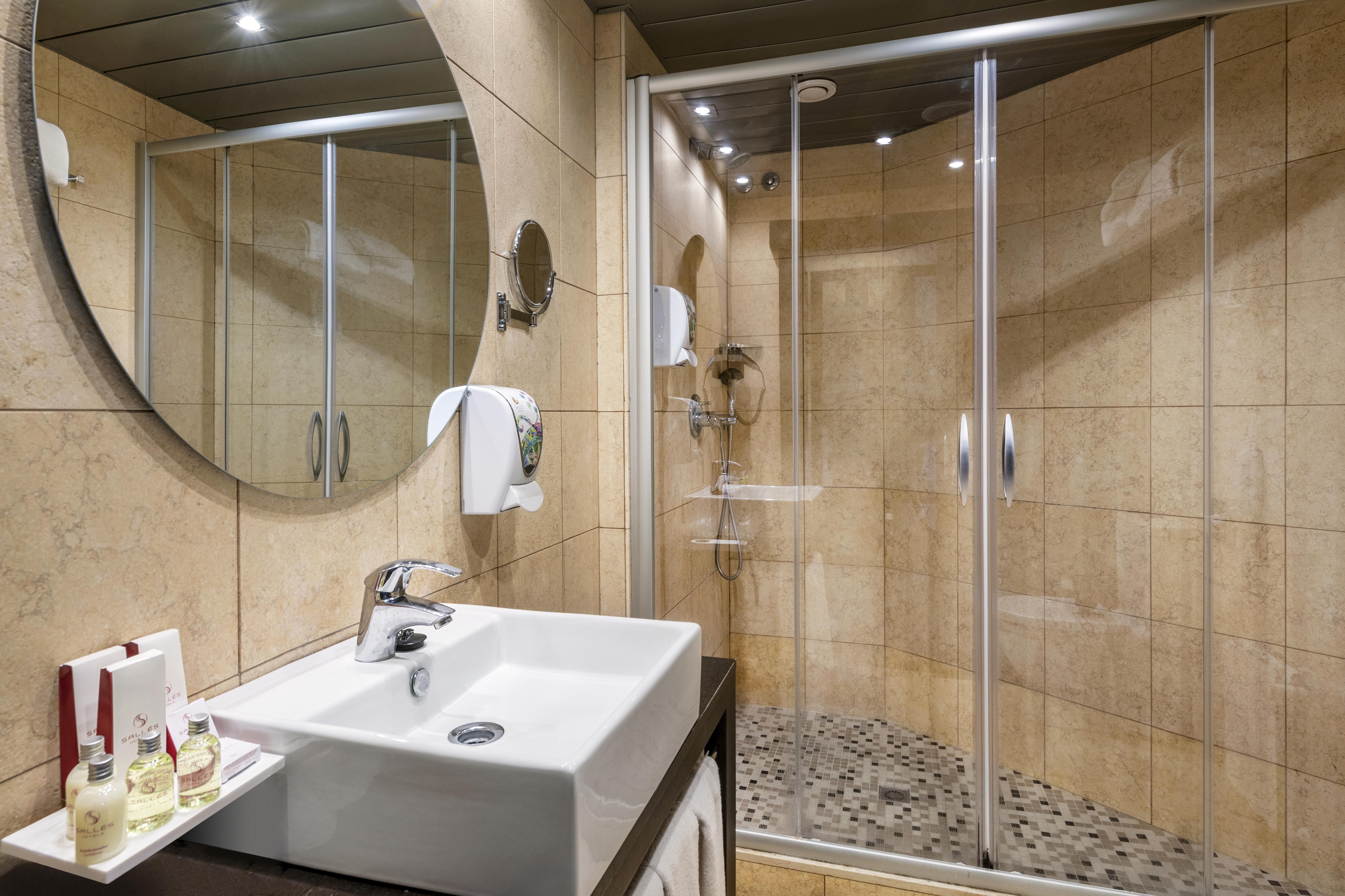 Hotel Salles Aeroport De Girona 4*