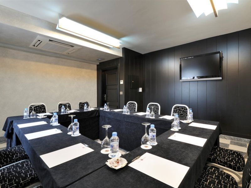 Salles Aeroport De Girona 4*